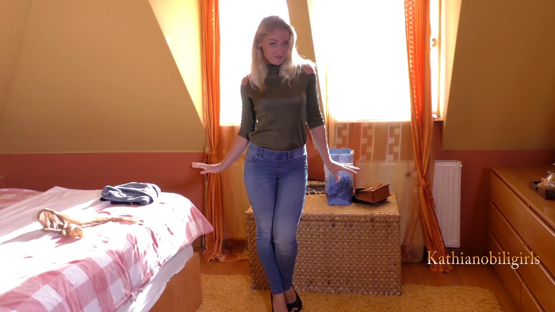 Mommy's new jeans and her sexy ,, CATWALK ,, make you cum twice all over them!!! Your kinky MOM! - Kathia Nobili