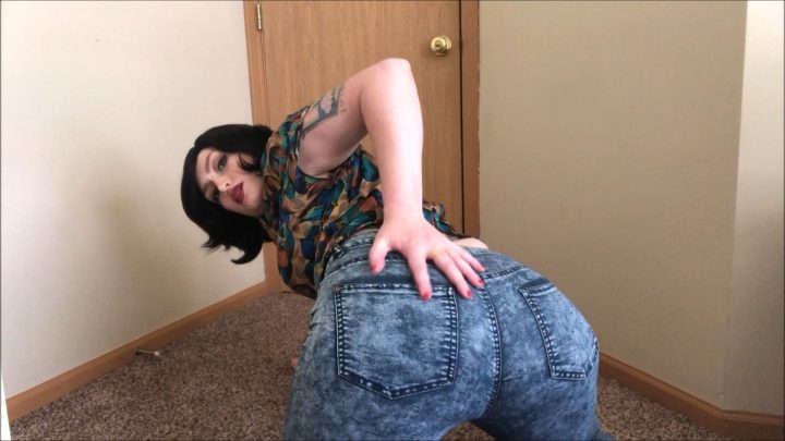 Mommy's Ass in Tight Jeans - Mizz Amanda Marie
