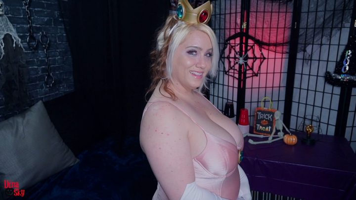 Clubdinasky – Mommy’s Costume Party