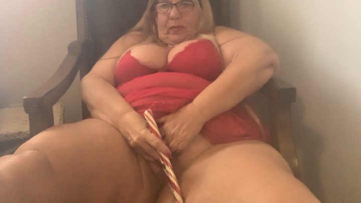 BBW Sweet Aimee Luv – Mommy Fucks Herself with a Candy Cane