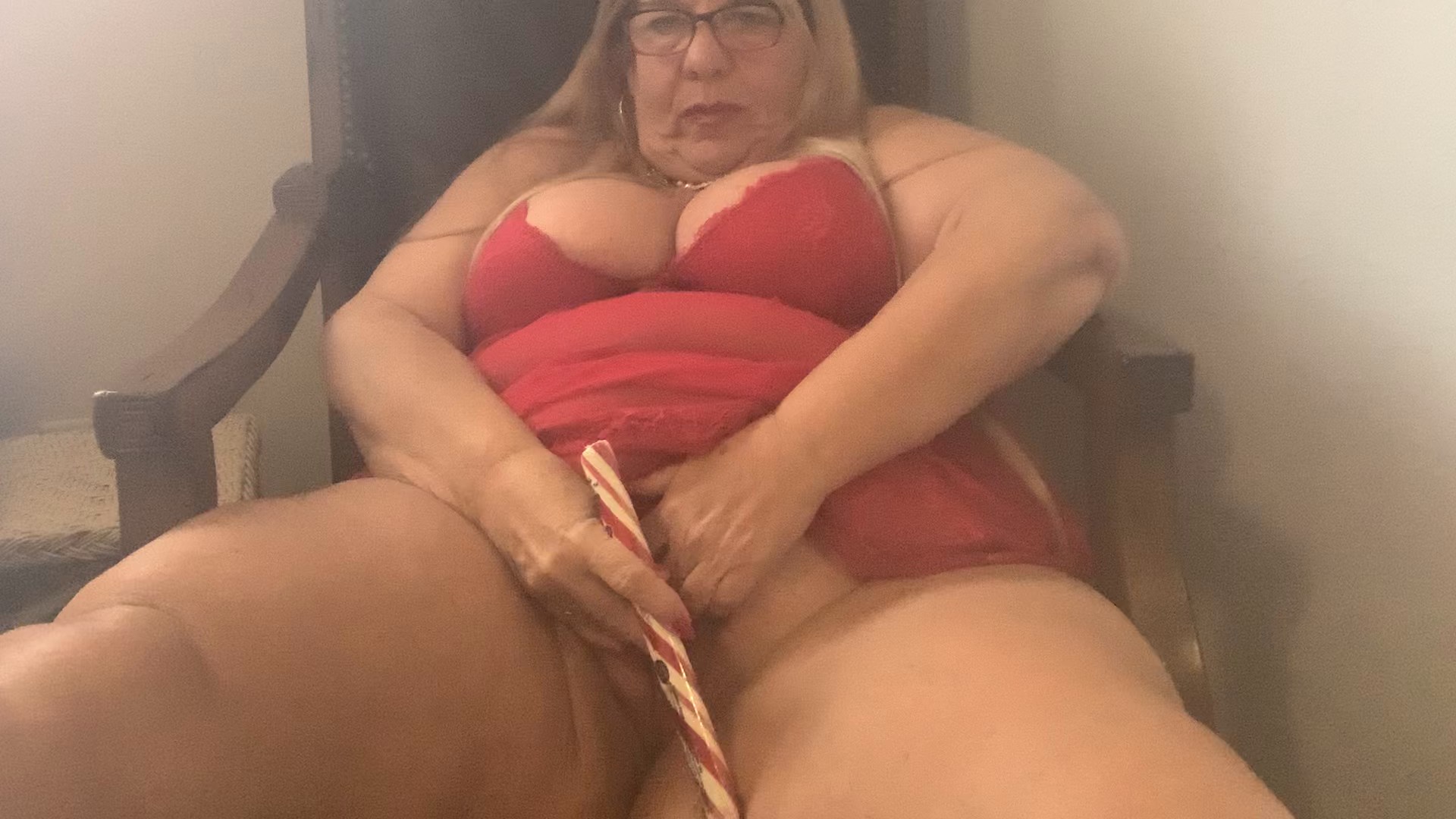 BBW Sweet Aimee Luv - Mommy Fucks Herself with a Candy Cane