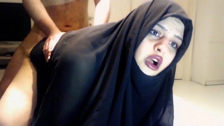 Evelynbutt – I Punished My Friend’s Hijab Mom