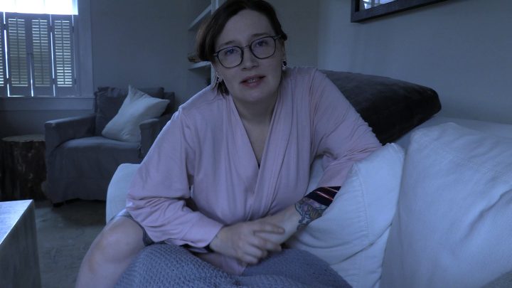 Bettie Bondage – Staying with Mom