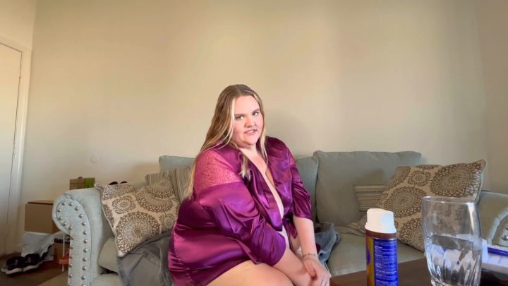 Fatavapie – Worshipping Mommys Big Soft Ass