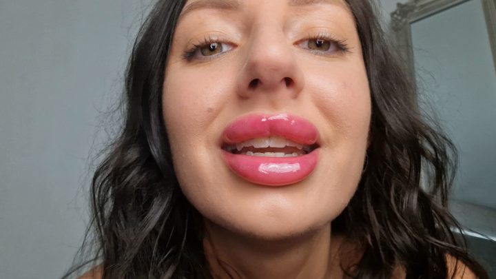 Tattooed Temptress – Jerk to Mommies Lips