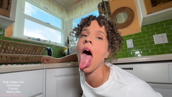 VibeWithMommy – Stepmoms Cookies Bring All the Boys to the Yard
